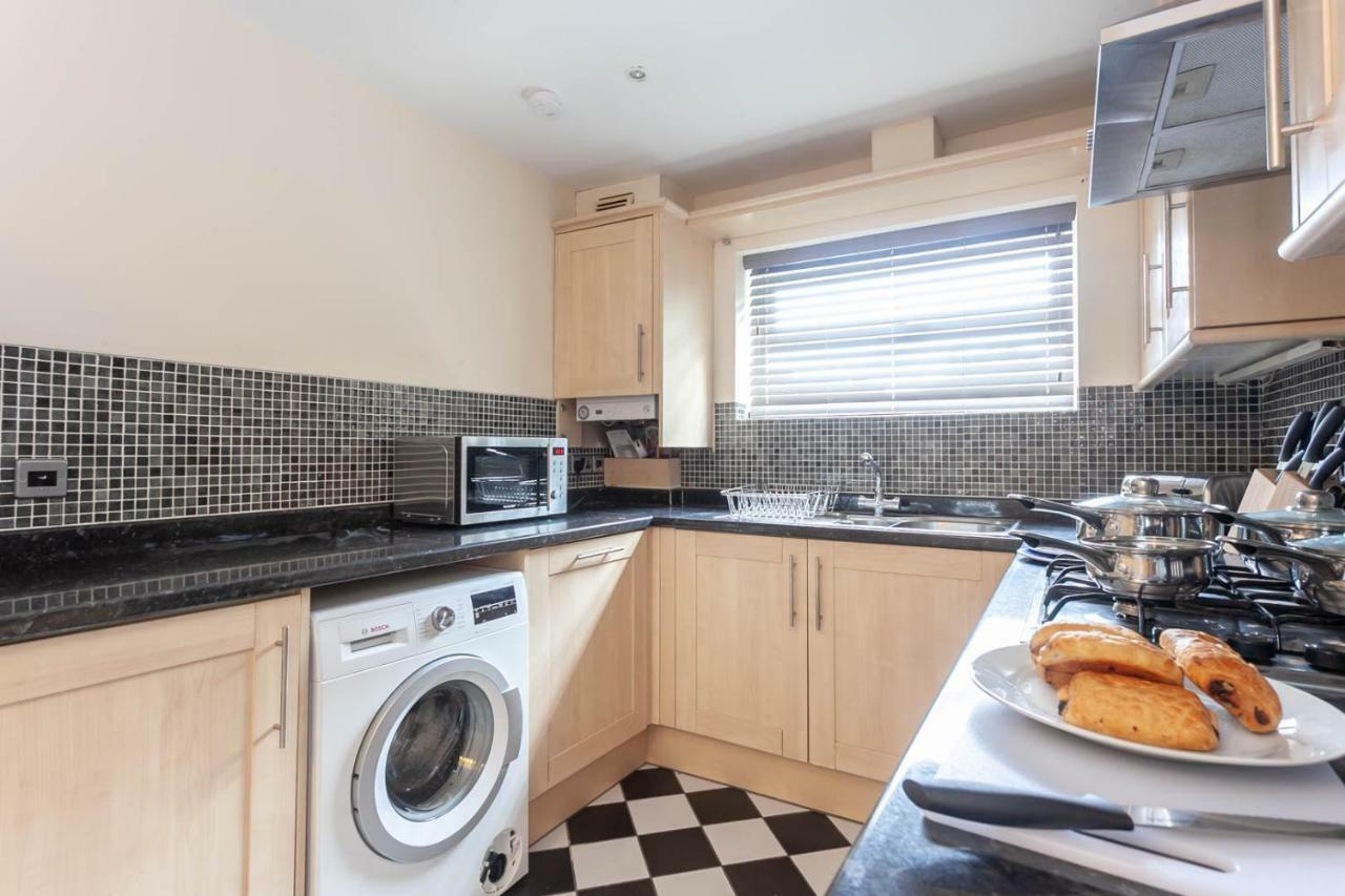 4 Bed Home, Driveway Parking Ideally Located In Latchford, Warrington - Executive St Marys House 外观 照片