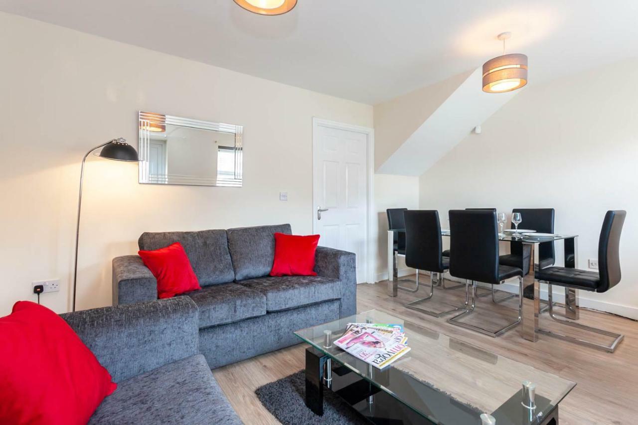 4 Bed Home, Driveway Parking Ideally Located In Latchford, Warrington - Executive St Marys House 外观 照片