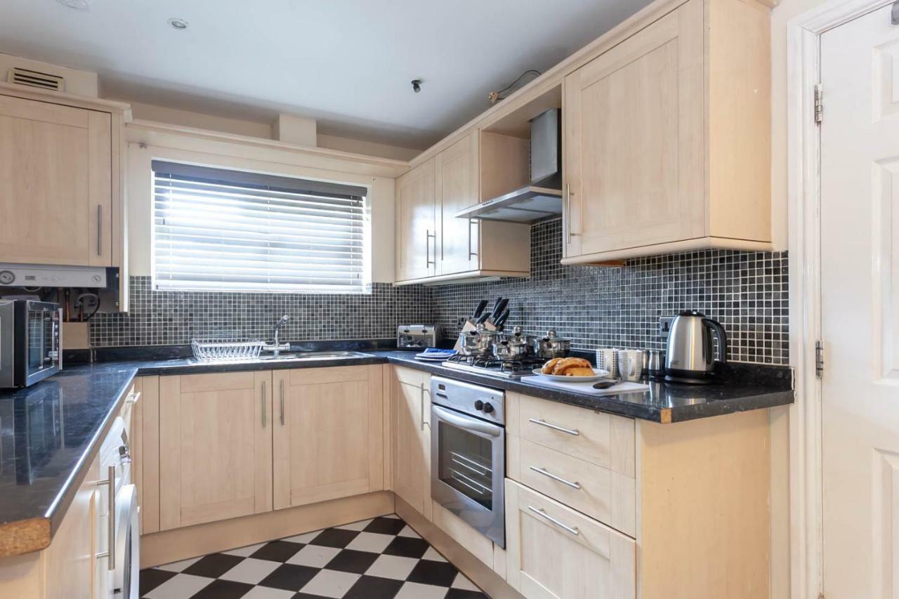 4 Bed Home, Driveway Parking Ideally Located In Latchford, Warrington - Executive St Marys House 外观 照片