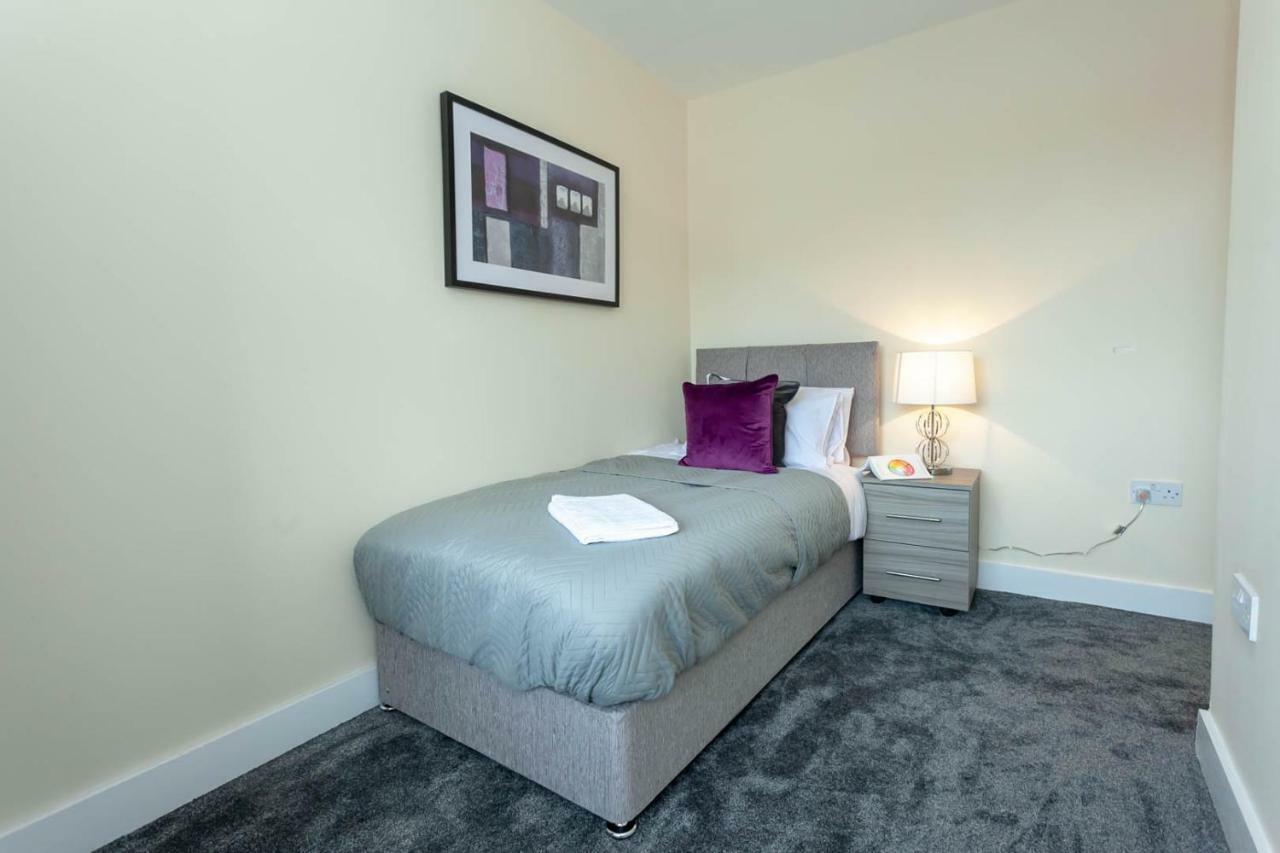4 Bed Home, Driveway Parking Ideally Located In Latchford, Warrington - Executive St Marys House 外观 照片