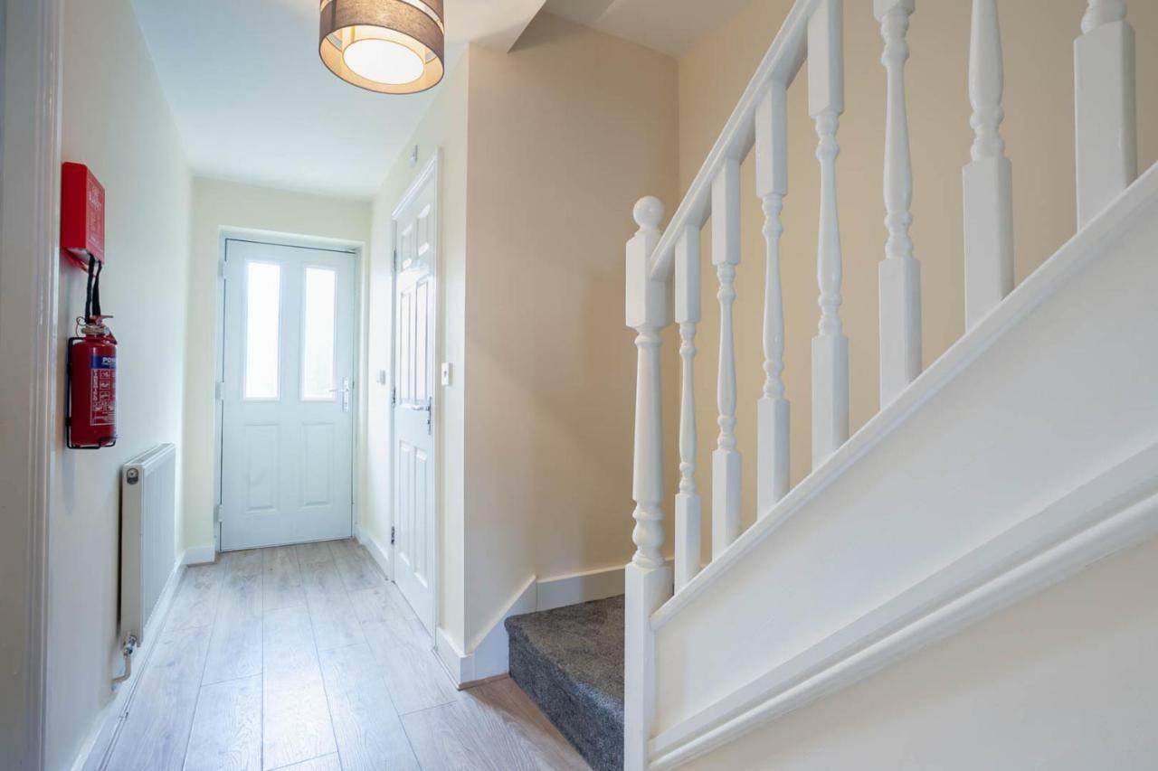 4 Bed Home, Driveway Parking Ideally Located In Latchford, Warrington - Executive St Marys House 外观 照片