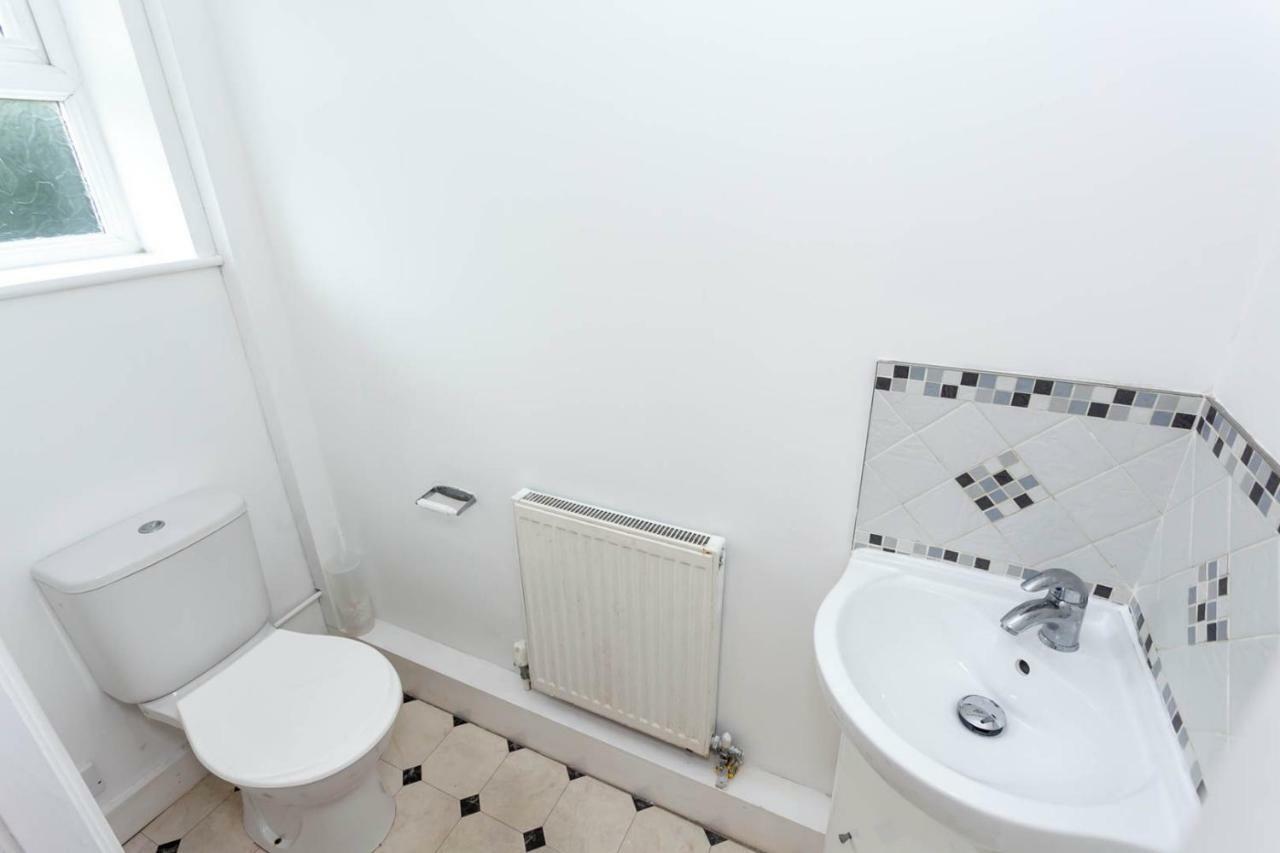 4 Bed Home, Driveway Parking Ideally Located In Latchford, Warrington - Executive St Marys House 外观 照片