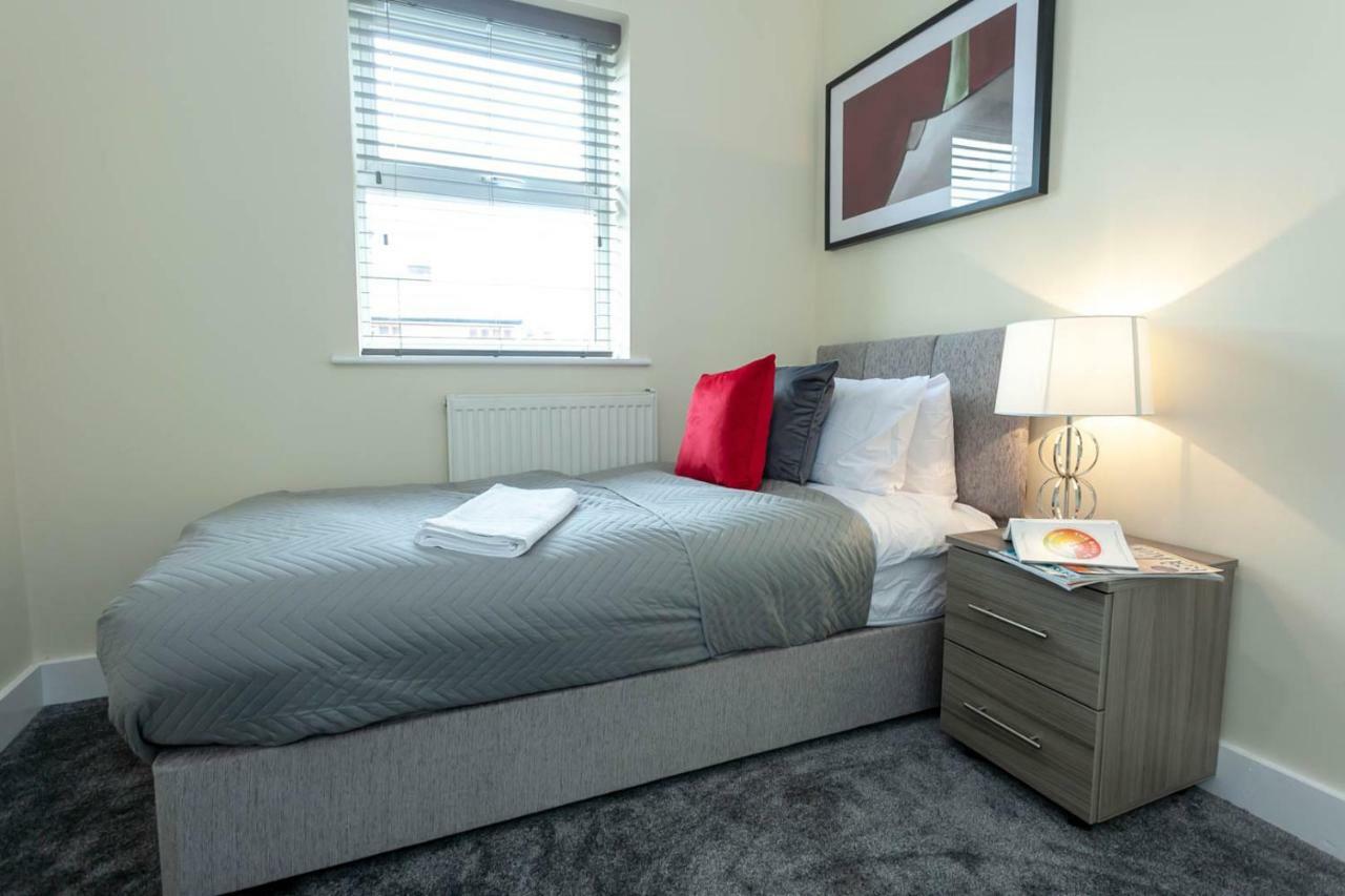 4 Bed Home, Driveway Parking Ideally Located In Latchford, Warrington - Executive St Marys House 外观 照片