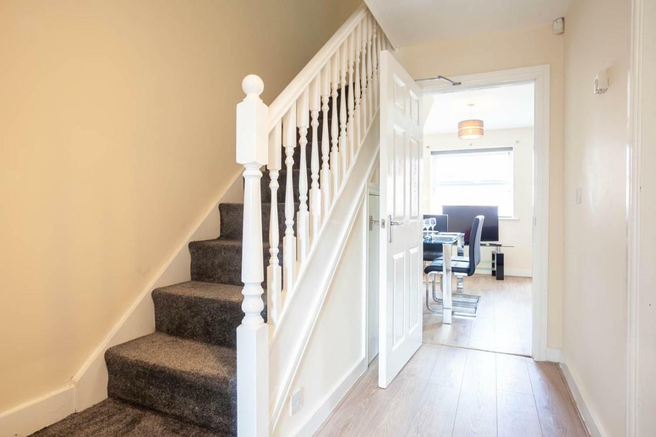 4 Bed Home, Driveway Parking Ideally Located In Latchford, Warrington - Executive St Marys House 外观 照片