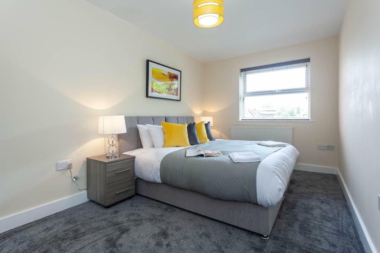 4 Bed Home, Driveway Parking Ideally Located In Latchford, Warrington - Executive St Marys House 外观 照片